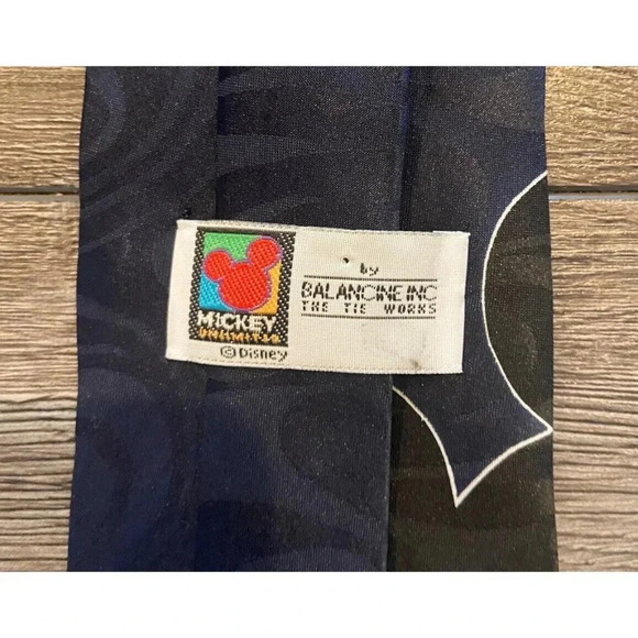 Vintage Disney Unlimited Tie Mickey Mouse - Picture 2 of 2